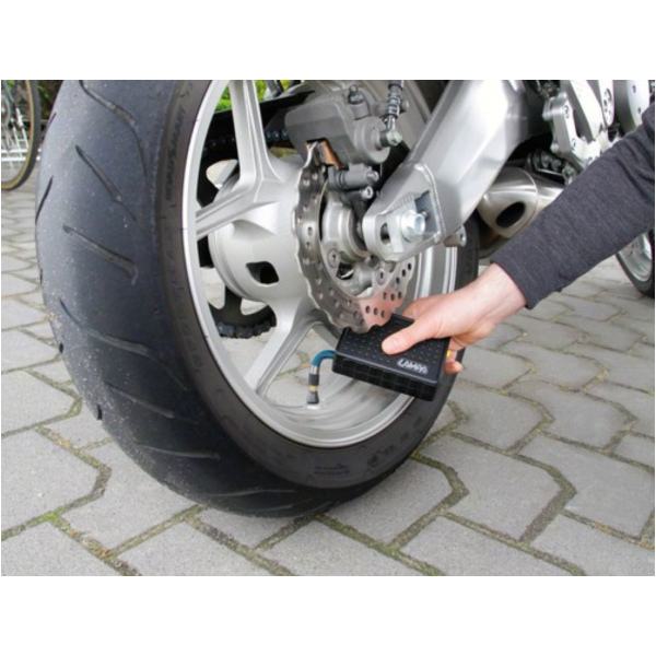 Taschenkompressor (120 PSI/8 Bar) mit LED-Taschenlampe