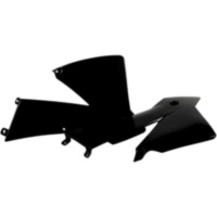 Kühlerabdeckung Satz 8424000001