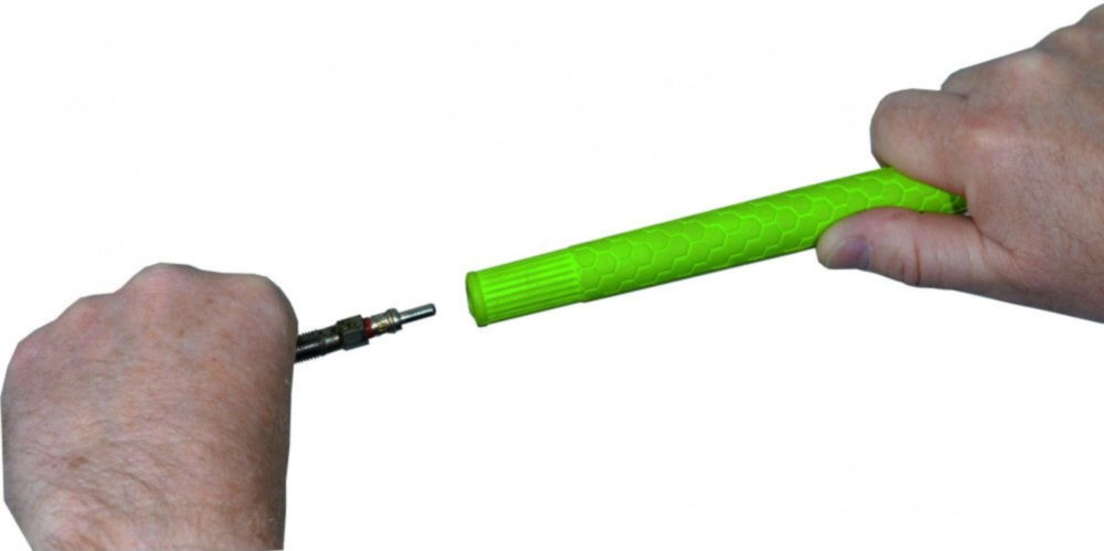 Raumpfleger GLUEHKERZENSCHACHT Reiniger