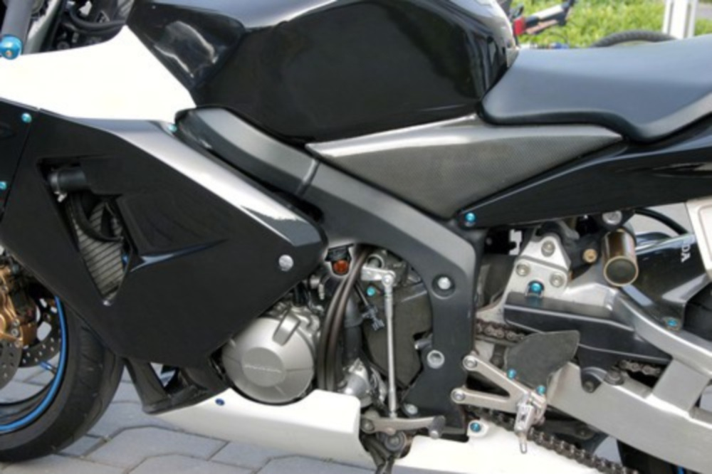 Stromanschluss mit Aufbaumontage 12/24V